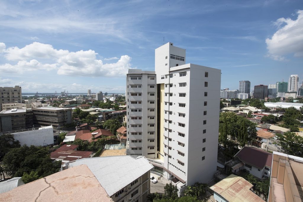 学校建物外観